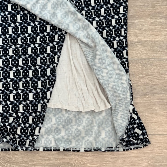 Maeve long skirt from Anthropologie - Picture 4 of 7